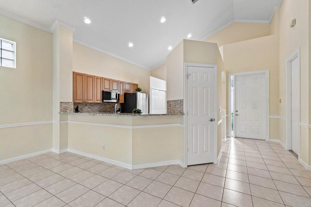 For Sale: $465,000 (3 beds, 2 baths, 1832 Square Feet)