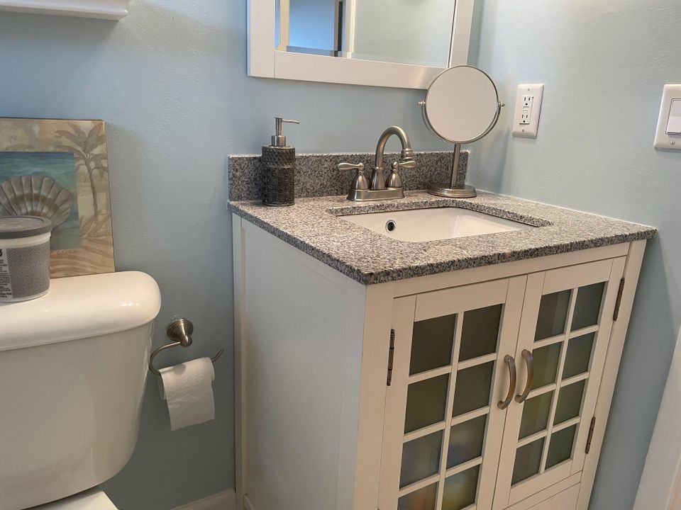 待售: $105,000 (2 贝兹, 2 浴室, 907 平方英尺)