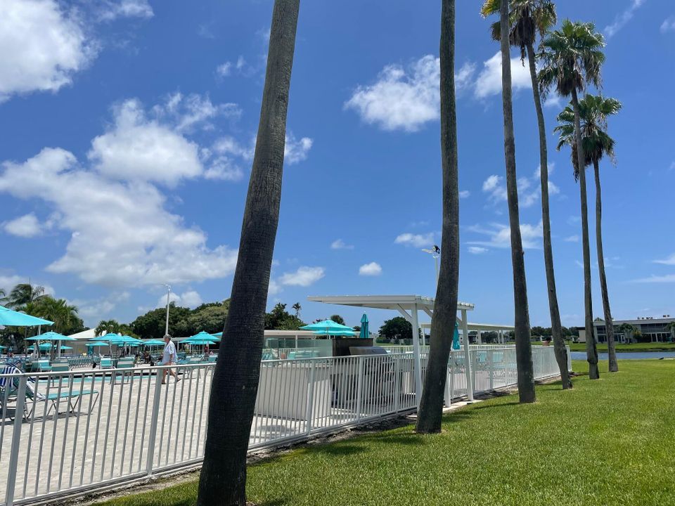 待售: $105,000 (2 贝兹, 2 浴室, 907 平方英尺)