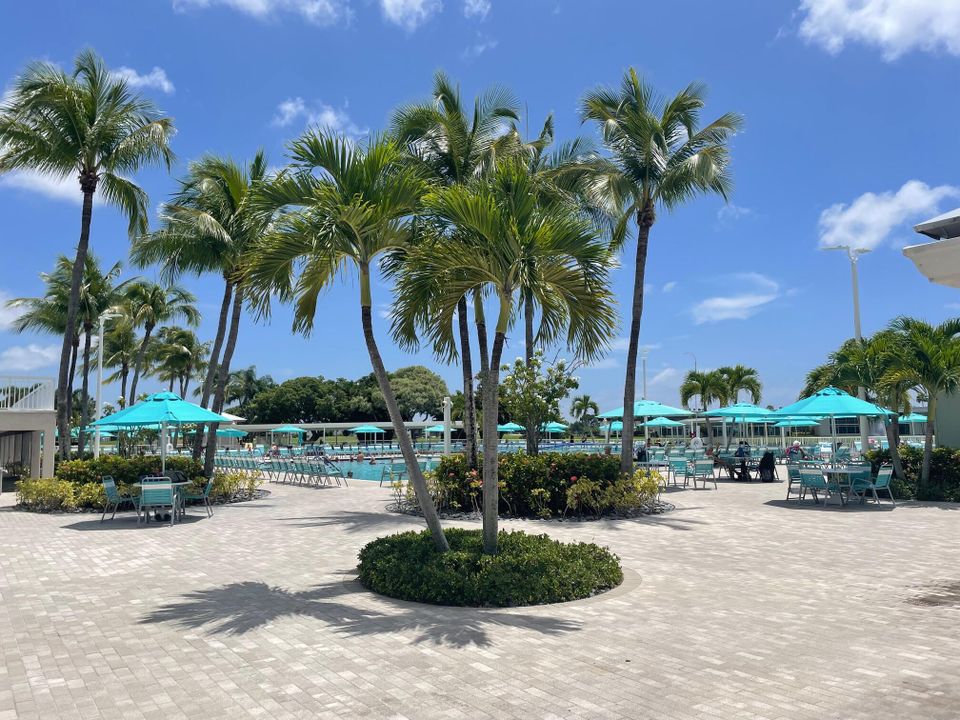 待售: $105,000 (2 贝兹, 2 浴室, 907 平方英尺)