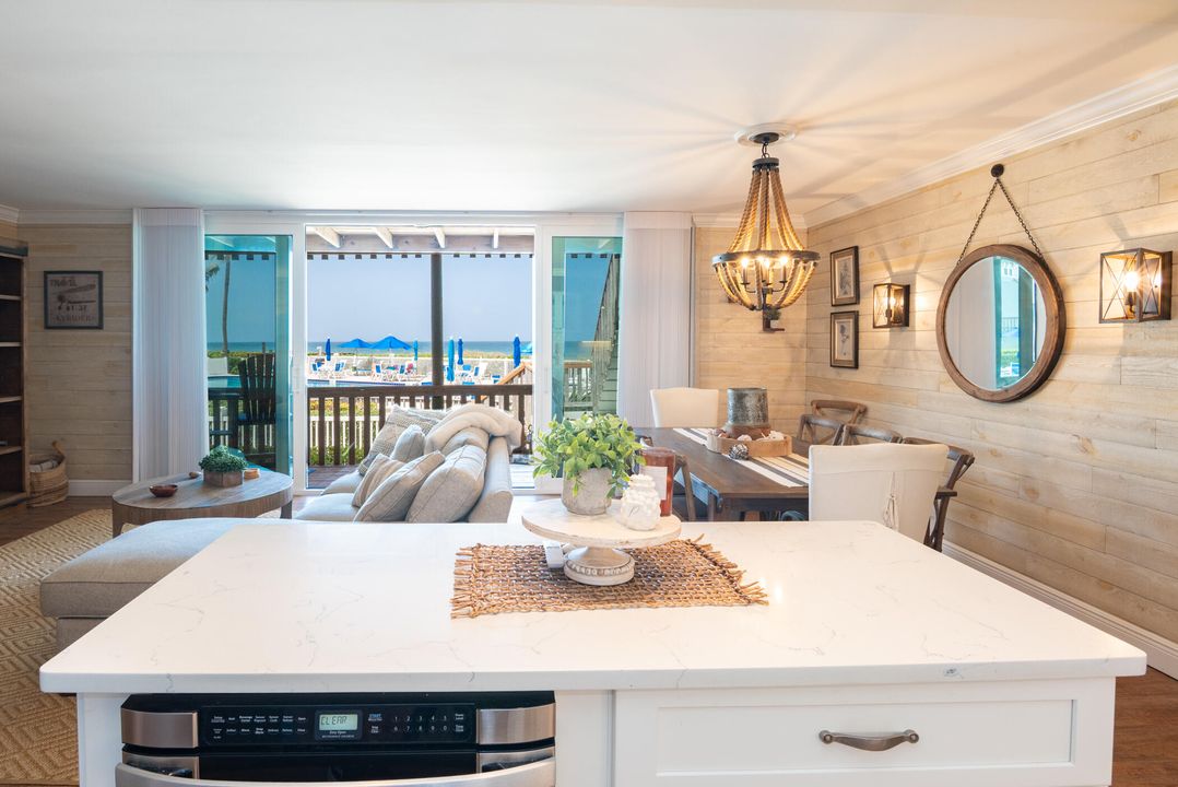 En Venta: $649,000 (2 camas, 2 baños, 1184 Pies cuadrados)