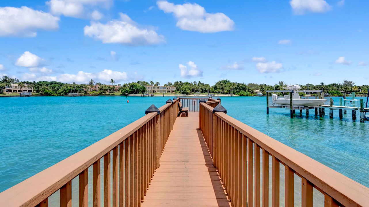 For Sale: $3,900,000 (4 beds, 4 baths, 4750 Square Feet)