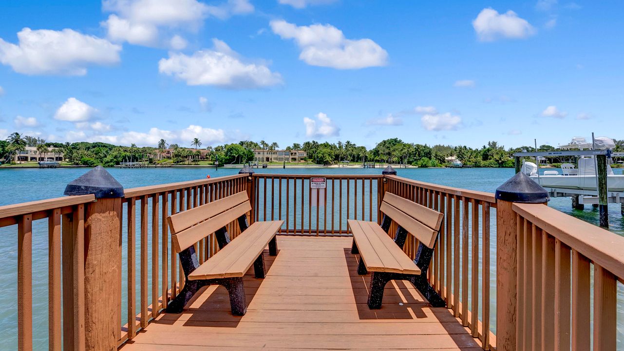 For Sale: $3,900,000 (4 beds, 4 baths, 4750 Square Feet)