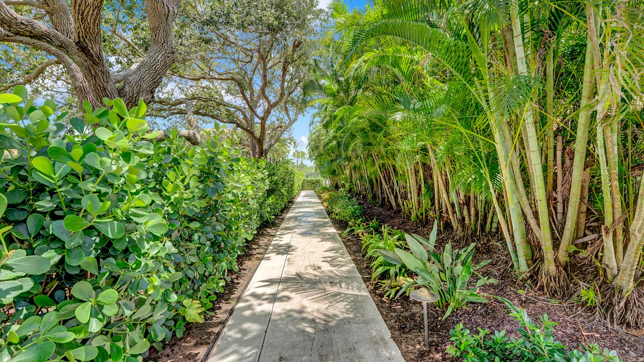 For Sale: $3,900,000 (4 beds, 4 baths, 4750 Square Feet)