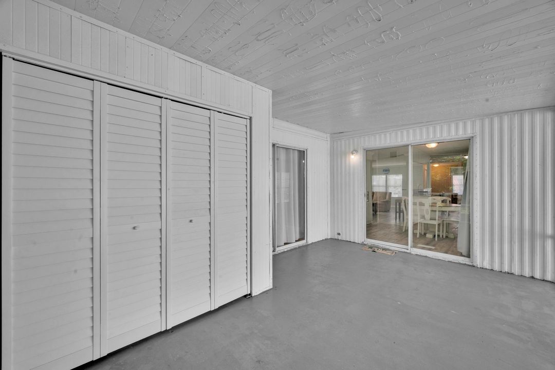 合同活跃: $59,900 (2 贝兹, 2 浴室, 1032 平方英尺)