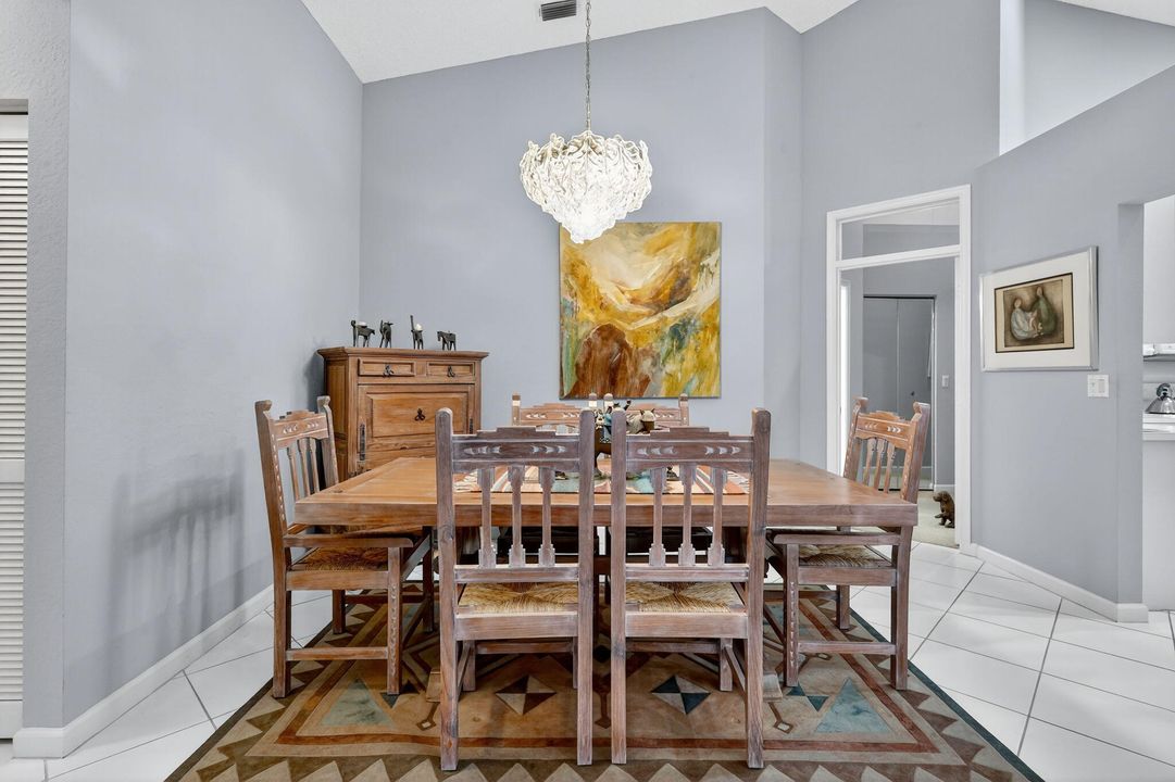 For Sale: $225,000 (2 beds, 2 baths, 1910 Square Feet)