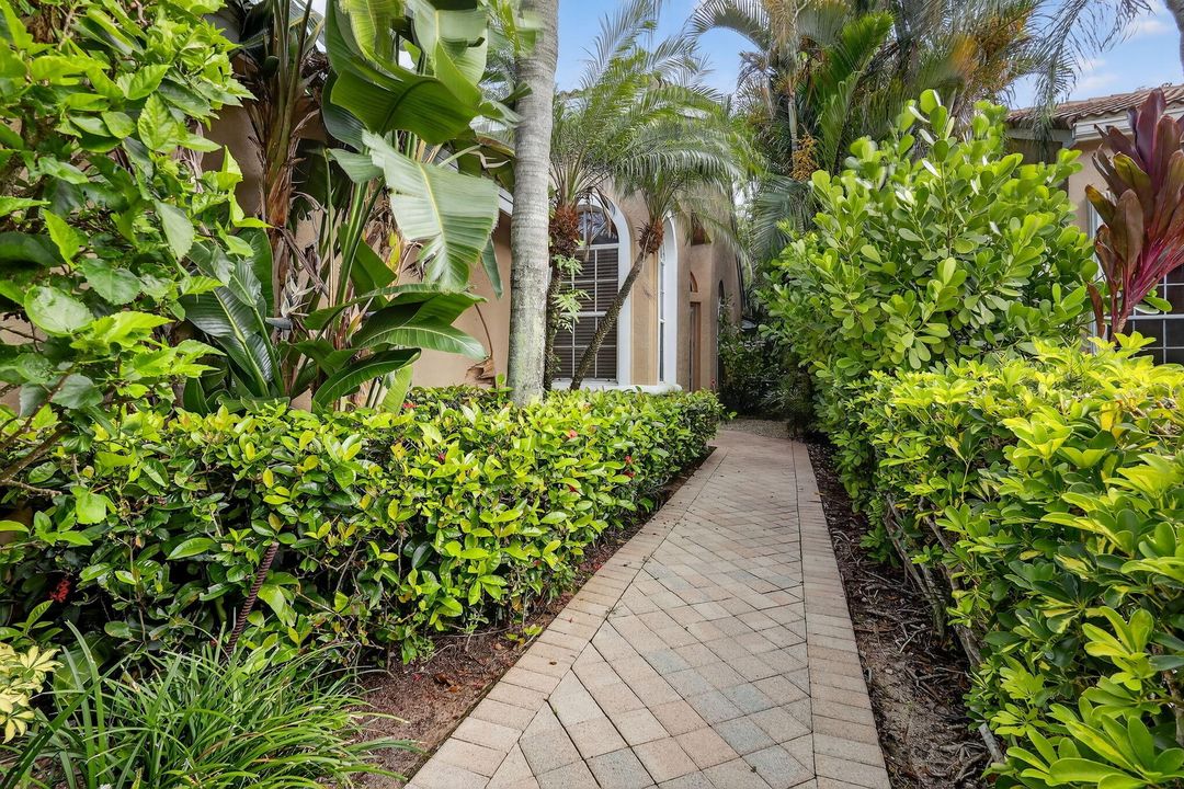 For Sale: $225,000 (2 beds, 2 baths, 1910 Square Feet)