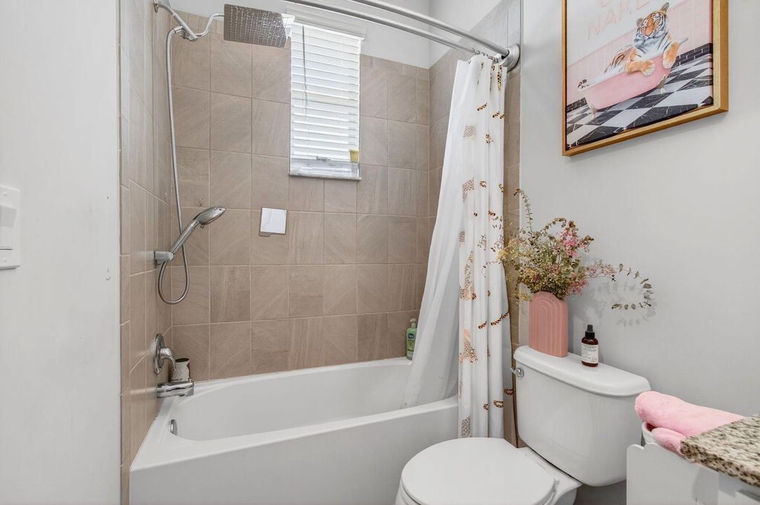 En Venta: $510,000 (3 camas, 2 baños, 2218 Pies cuadrados)