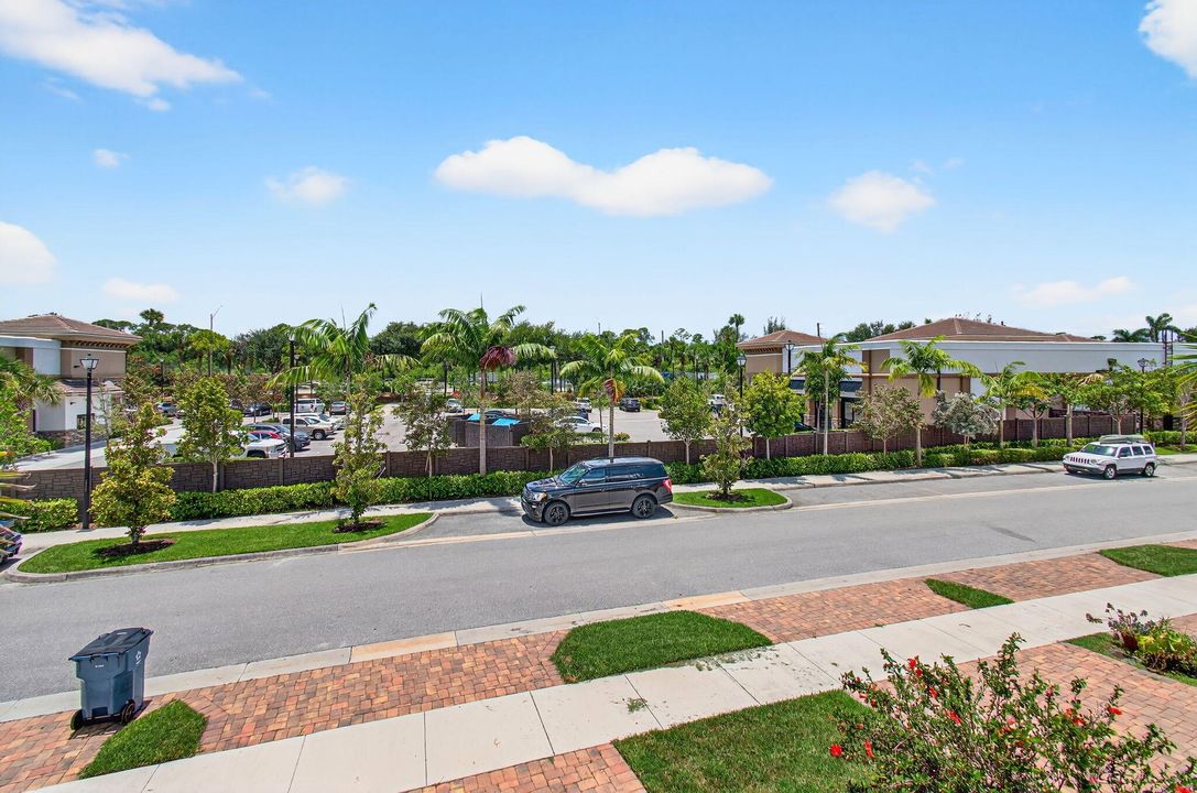 En Venta: $510,000 (3 camas, 2 baños, 2218 Pies cuadrados)