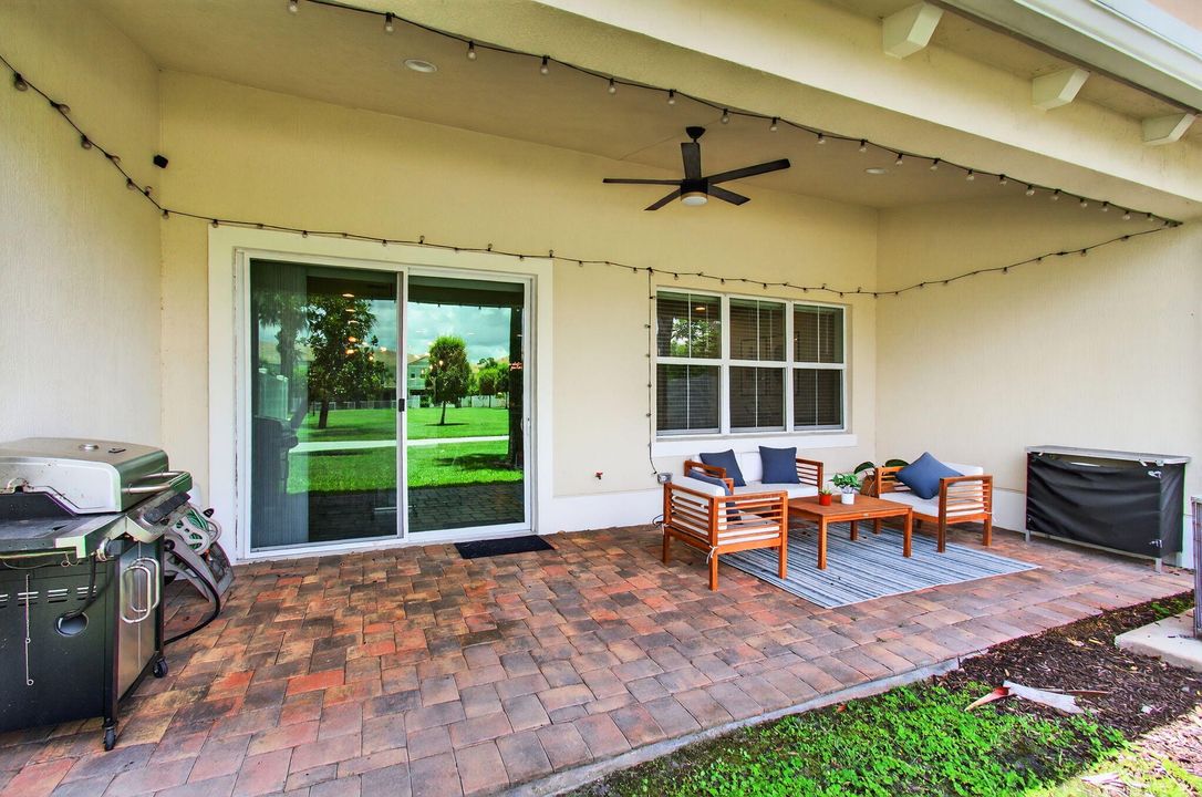 En Venta: $510,000 (3 camas, 2 baños, 2218 Pies cuadrados)