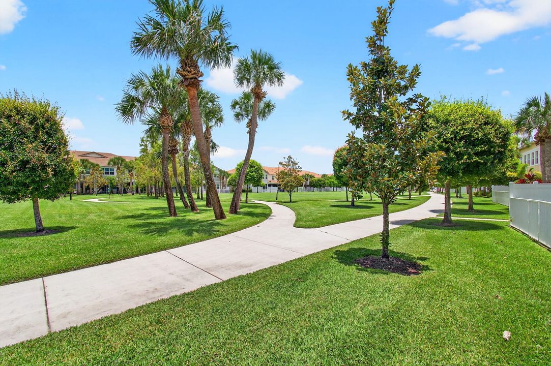 En Venta: $510,000 (3 camas, 2 baños, 2218 Pies cuadrados)