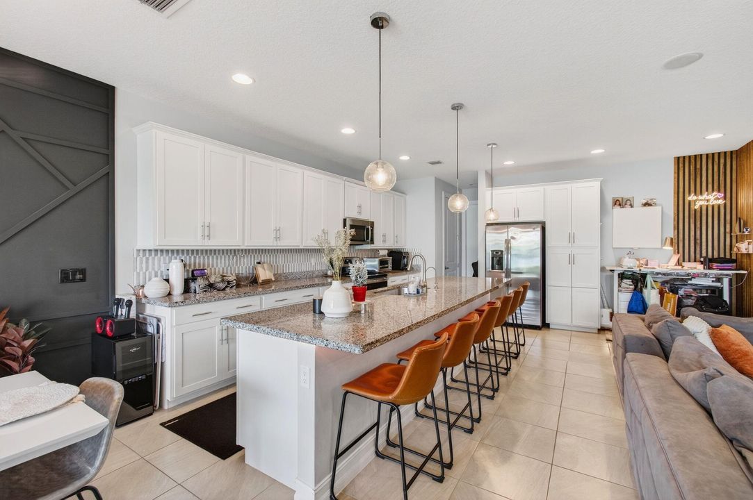 En Venta: $510,000 (3 camas, 2 baños, 2218 Pies cuadrados)