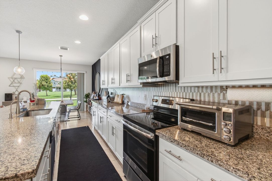 En Venta: $510,000 (3 camas, 2 baños, 2218 Pies cuadrados)