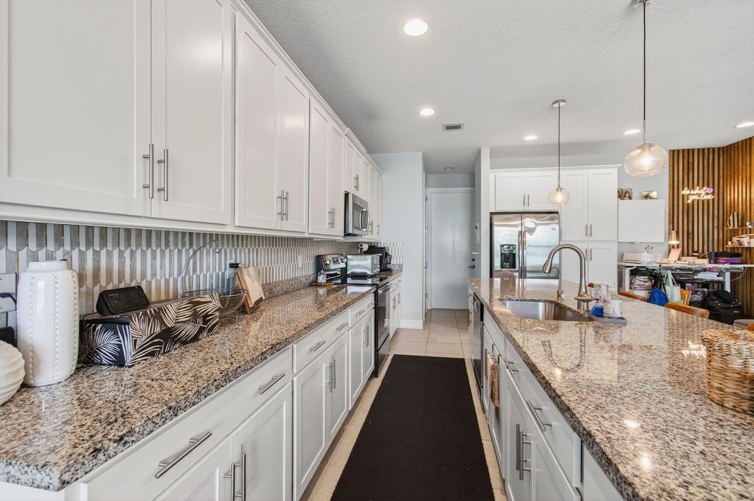 En Venta: $510,000 (3 camas, 2 baños, 2218 Pies cuadrados)