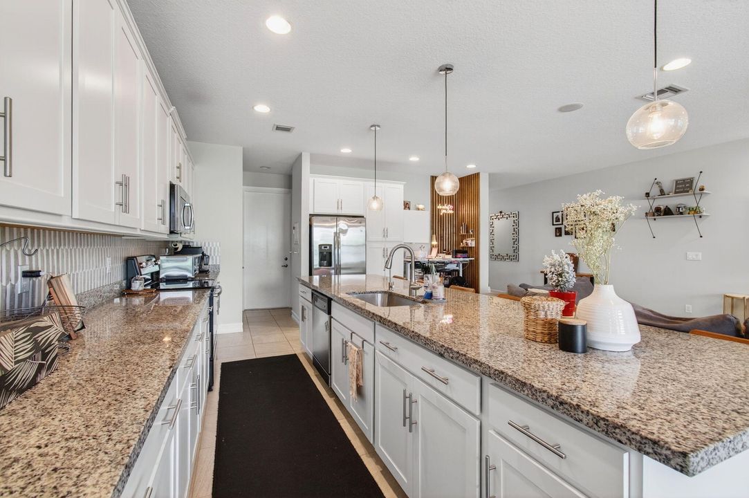 En Venta: $510,000 (3 camas, 2 baños, 2218 Pies cuadrados)