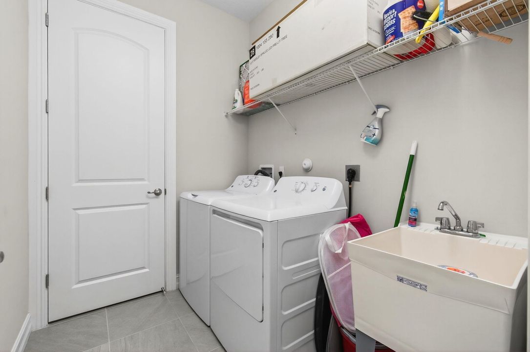 En Venta: $510,000 (3 camas, 2 baños, 2218 Pies cuadrados)