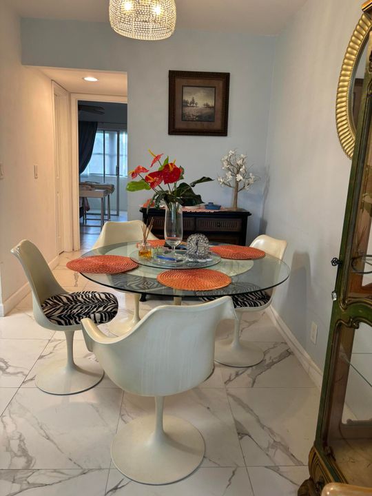 На продажу: $85,000 (1 спален, 1 ванн, 532 Квадратных фут)