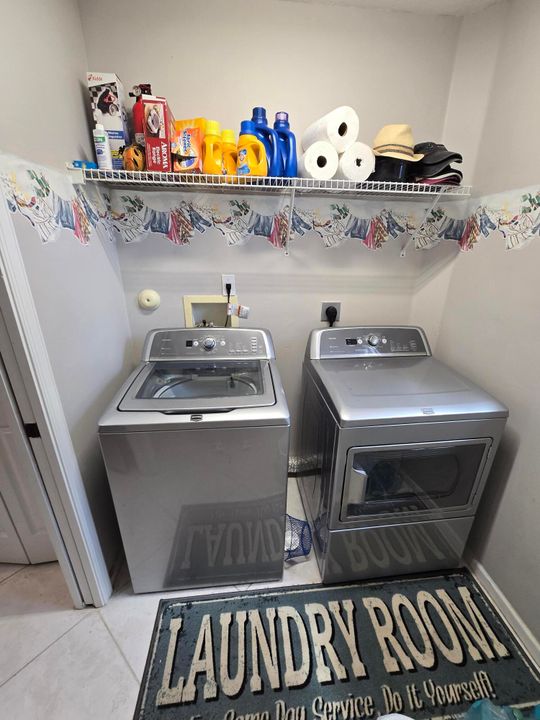 合同活跃: $4,750 (2 贝兹, 2 浴室, 1585 平方英尺)