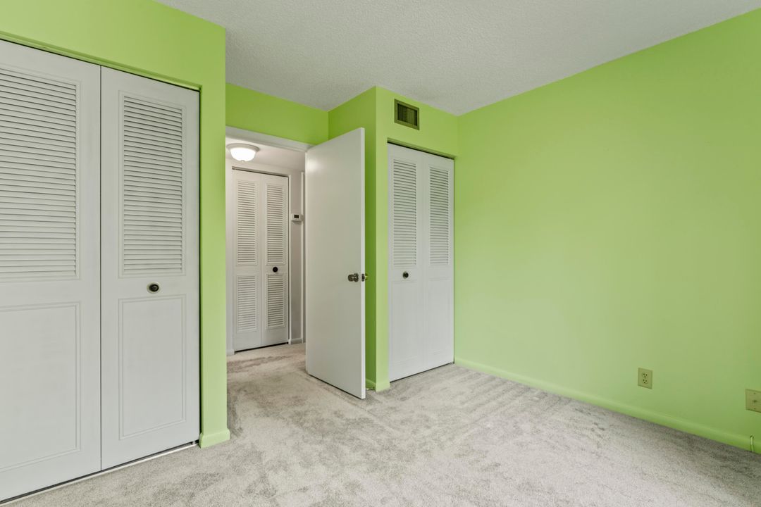 Под контрактом: $199,000 (2 спален, 2 ванн, 1111 Квадратных фут)