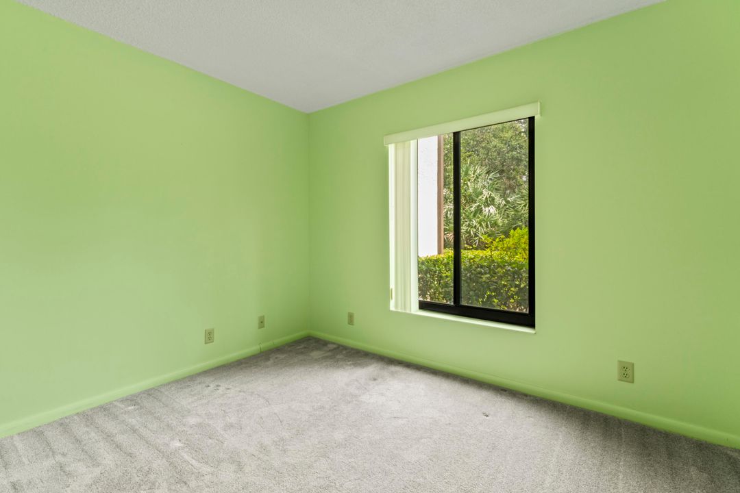 Под контрактом: $199,000 (2 спален, 2 ванн, 1111 Квадратных фут)