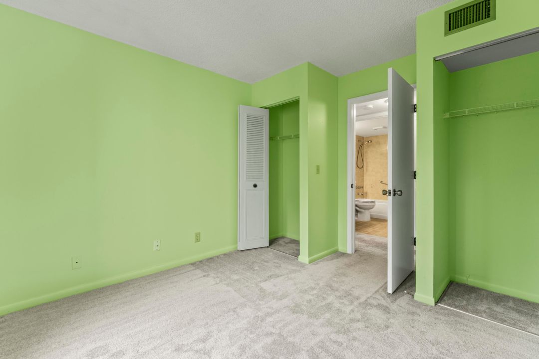 Под контрактом: $199,000 (2 спален, 2 ванн, 1111 Квадратных фут)