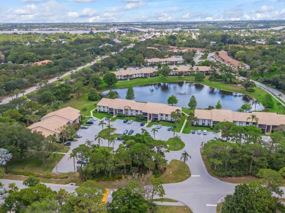 Под контрактом: $199,000 (2 спален, 2 ванн, 1111 Квадратных фут)