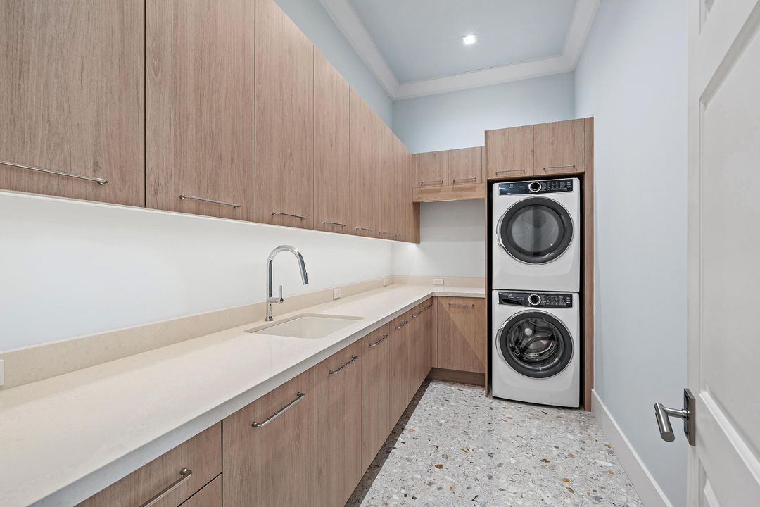 待售: $4,640,000 (4 贝兹, 4 浴室, 4229 平方英尺)