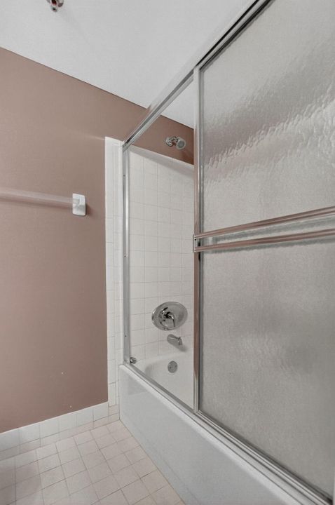 Activo con contrato: $209,000 (2 camas, 2 baños, 1516 Pies cuadrados)