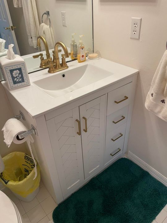 На продажу: $270,000 (2 спален, 2 ванн, 1105 Квадратных фут)