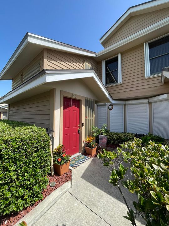 На продажу: $270,000 (2 спален, 2 ванн, 1105 Квадратных фут)