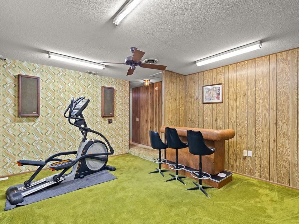 合同活跃: $485,000 (4 贝兹, 3 浴室, 2482 平方英尺)