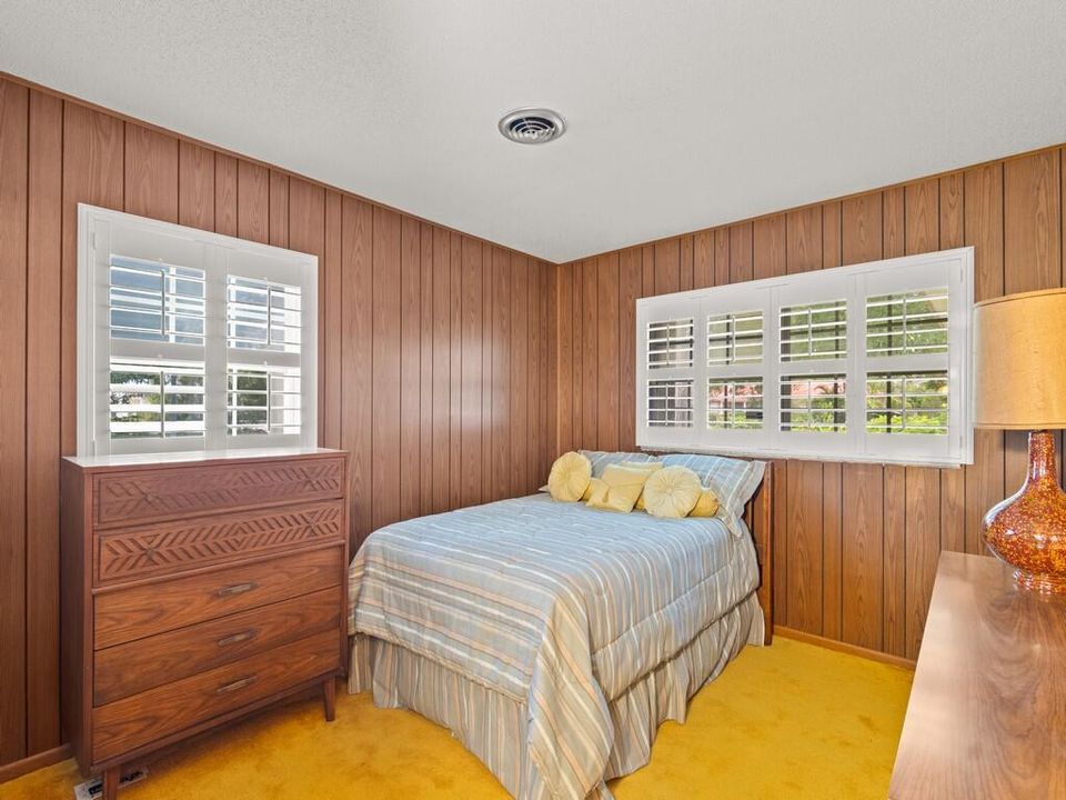 合同活跃: $485,000 (4 贝兹, 3 浴室, 2482 平方英尺)