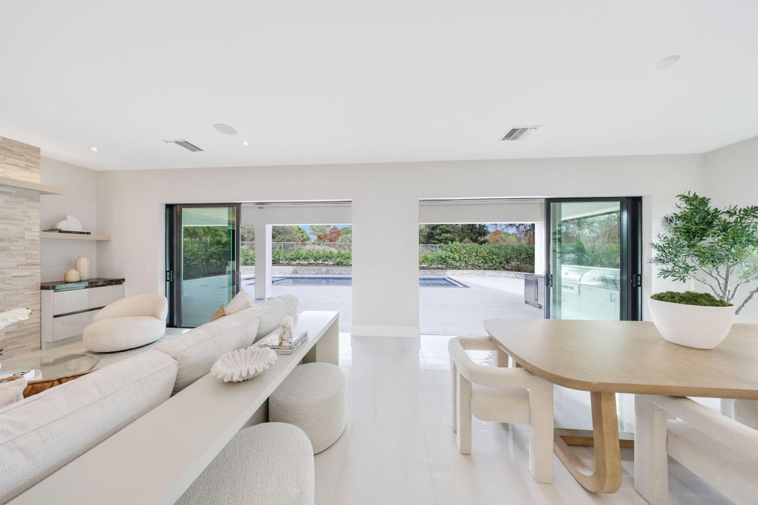 For Sale: $3,795,000 (5 beds, 5 baths, 4545 Square Feet)