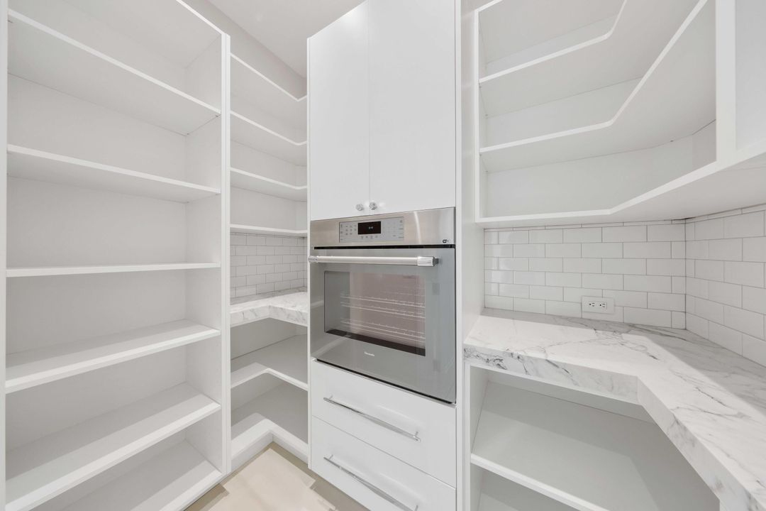 For Sale: $3,795,000 (5 beds, 5 baths, 4545 Square Feet)