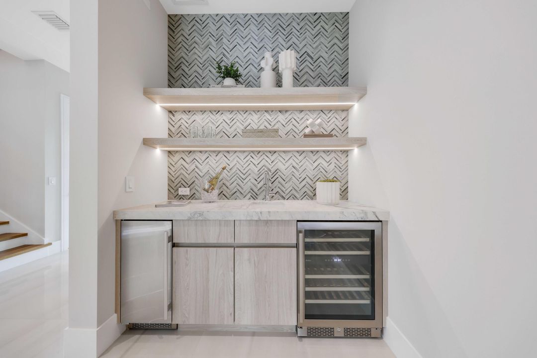 For Sale: $3,795,000 (5 beds, 5 baths, 4545 Square Feet)