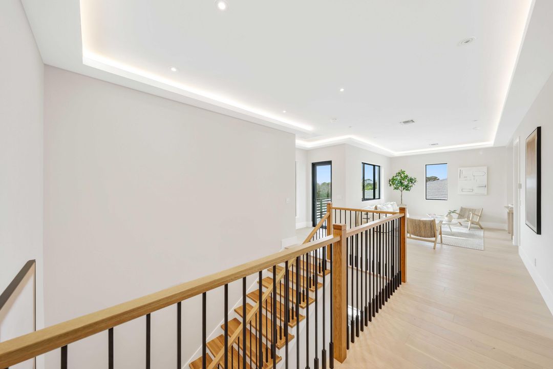 For Sale: $3,795,000 (5 beds, 5 baths, 4545 Square Feet)