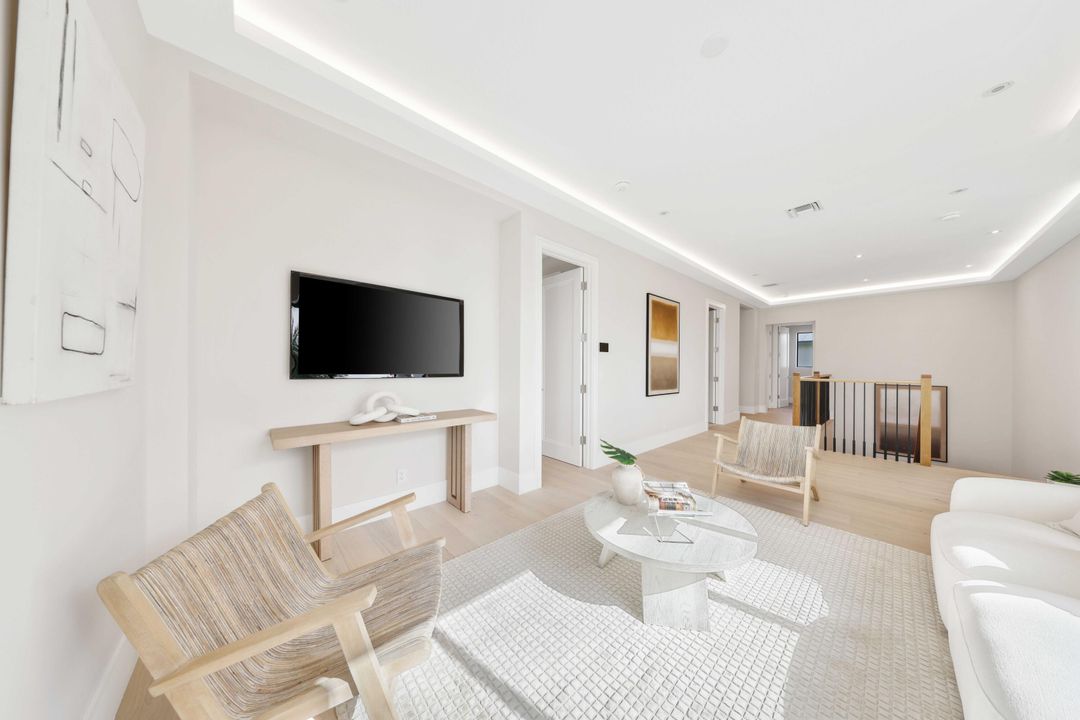 For Sale: $3,795,000 (5 beds, 5 baths, 4545 Square Feet)