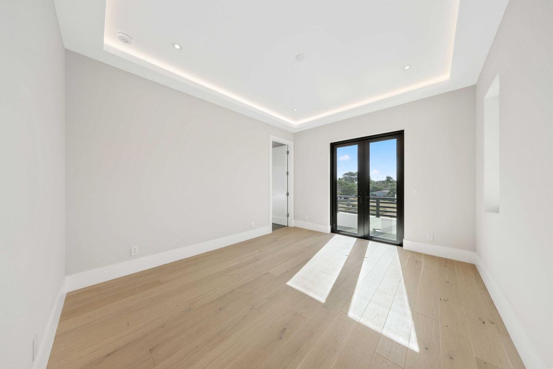 For Sale: $3,795,000 (5 beds, 5 baths, 4545 Square Feet)