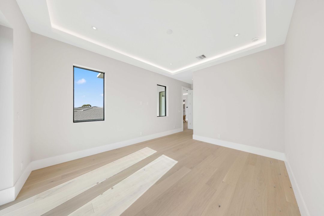 For Sale: $3,795,000 (5 beds, 5 baths, 4545 Square Feet)