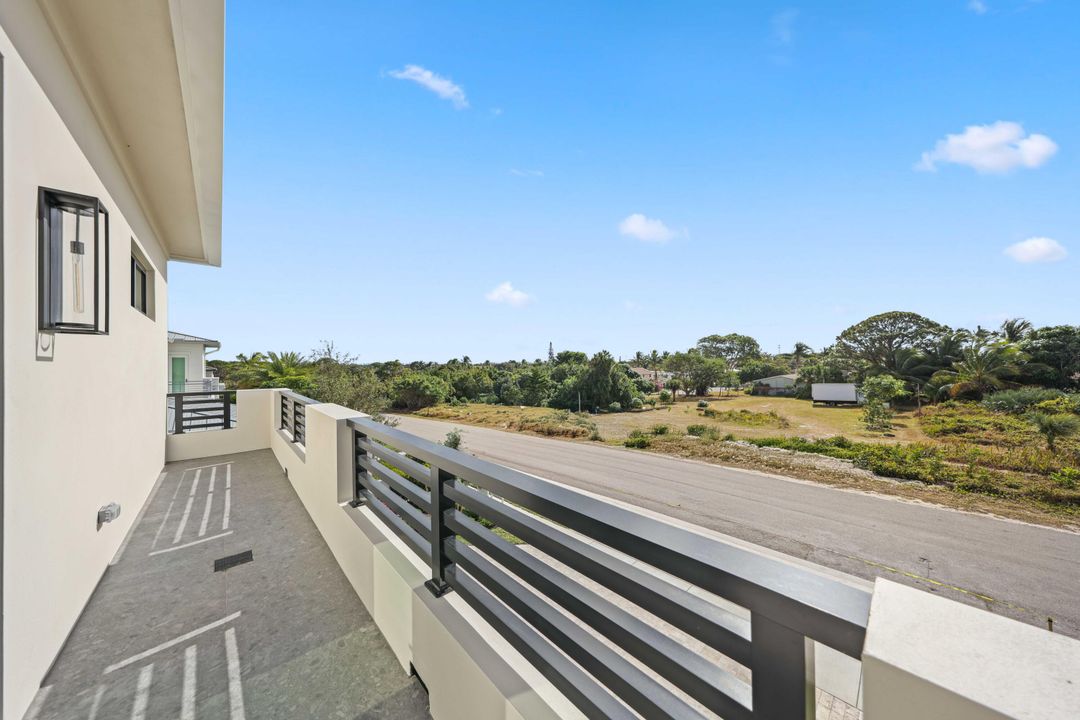 For Sale: $3,795,000 (5 beds, 5 baths, 4545 Square Feet)