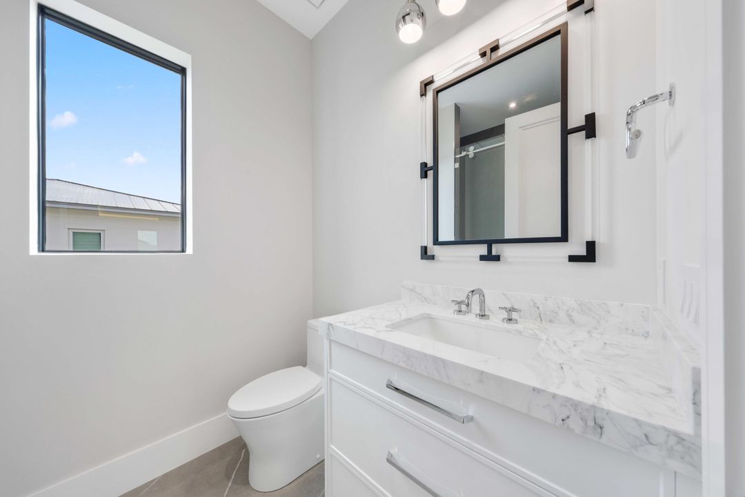 For Sale: $3,795,000 (5 beds, 5 baths, 4545 Square Feet)