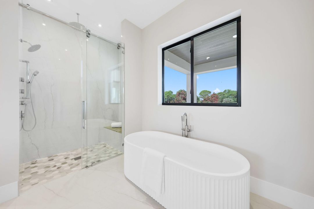 For Sale: $3,795,000 (5 beds, 5 baths, 4545 Square Feet)