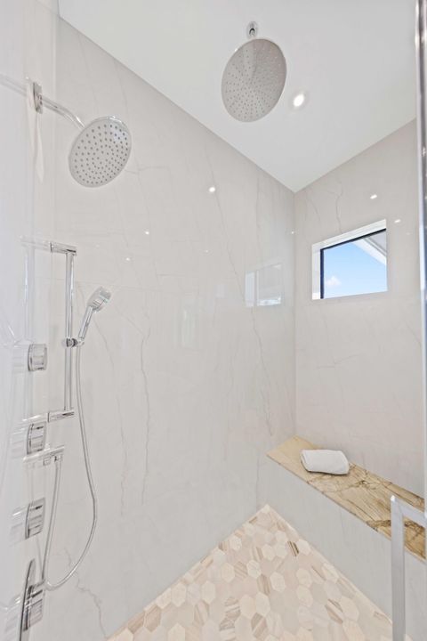 For Sale: $3,795,000 (5 beds, 5 baths, 4545 Square Feet)