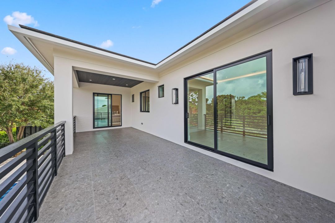 For Sale: $3,795,000 (5 beds, 5 baths, 4545 Square Feet)