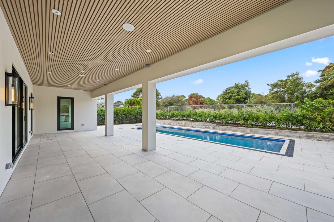 For Sale: $3,795,000 (5 beds, 5 baths, 4545 Square Feet)