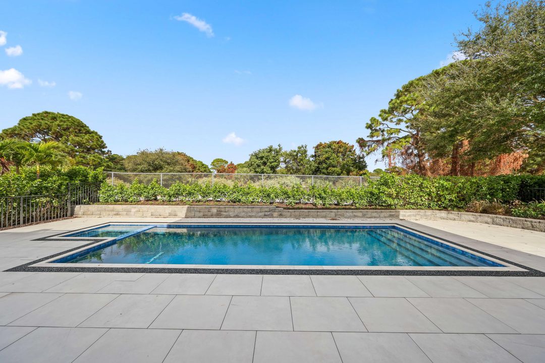 For Sale: $3,795,000 (5 beds, 5 baths, 4545 Square Feet)