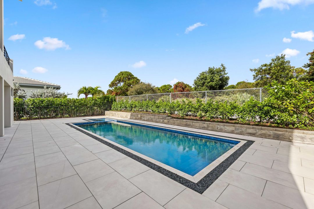 For Sale: $3,795,000 (5 beds, 5 baths, 4545 Square Feet)