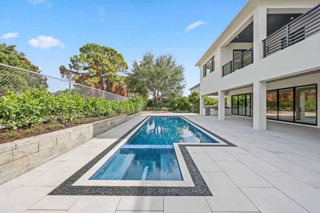 For Sale: $3,795,000 (5 beds, 5 baths, 4545 Square Feet)