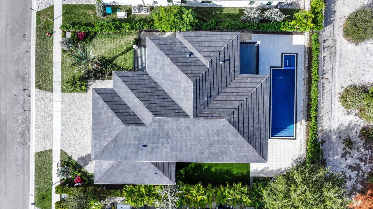 For Sale: $3,795,000 (5 beds, 5 baths, 4545 Square Feet)