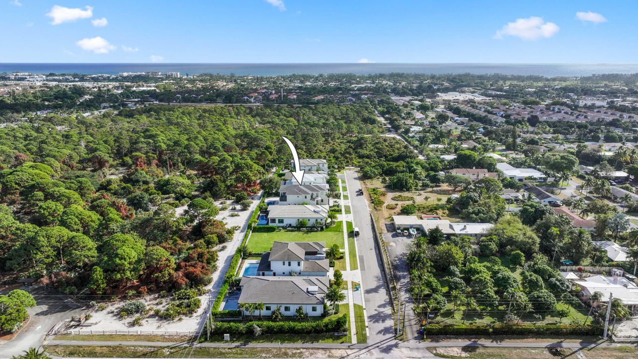 For Sale: $3,795,000 (5 beds, 5 baths, 4545 Square Feet)